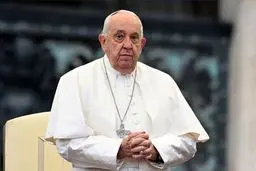 رهبر کاتولیک‌های جهان چقدر حقوق می‌گیرد؟