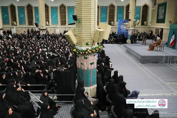 تصاویر دیدار هزاران نفر از زنان و دختران با رهبر انقلاب