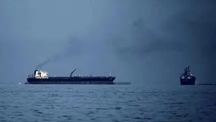 تصاویر زنده از تنگه هرمز و نفتکش ها