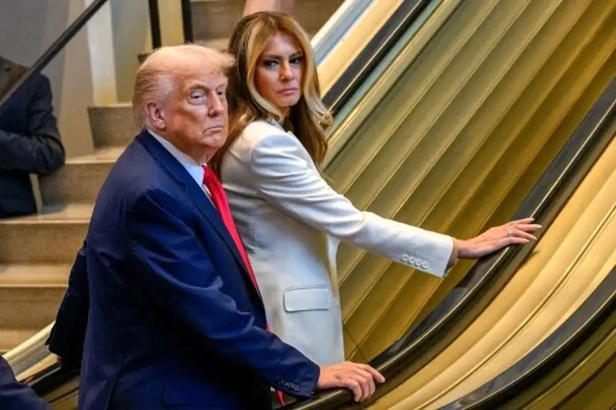 دستور ترامپ برای اخراج عامل مضحکه شدن ترامپ روی پله برقی