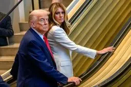 دستور ترامپ برای اخراج عامل مضحکه شدن ترامپ روی پله برقی