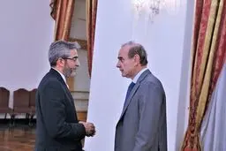 انتقاد روزنامه جوان از ضعف اطلاع رسانی وزارت خارجه در مذاکرات