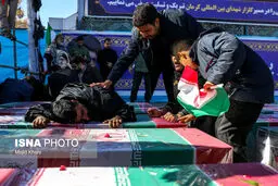 تصاویر غم انگیز از تشییع پیکر شهدای انفجار تروریستی