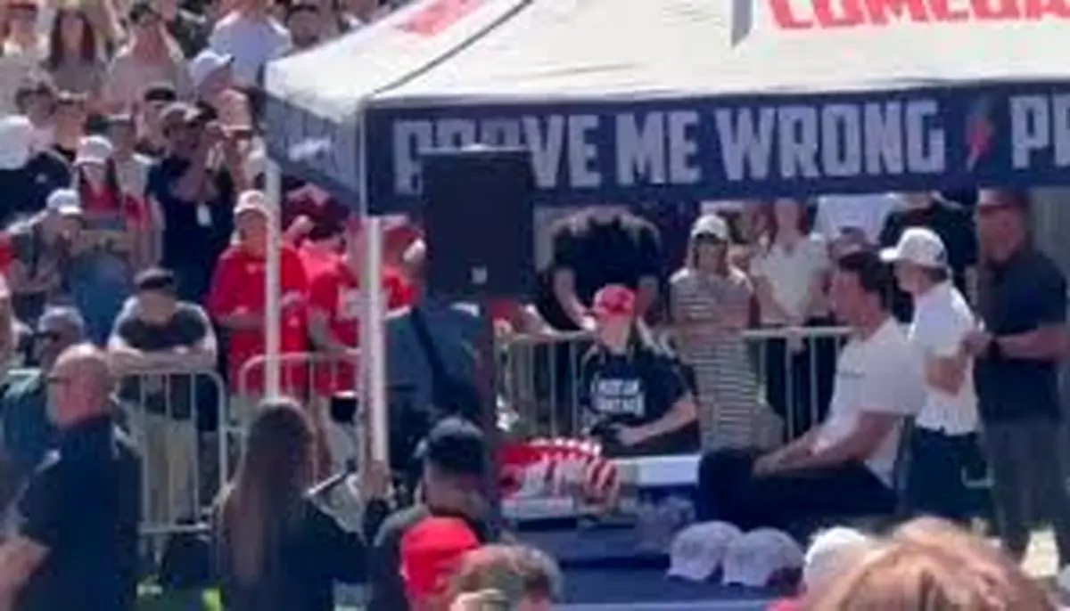 لحظه انتقال پیکر چارلی کرک بعد از ترور با ماشین گارد ویژه