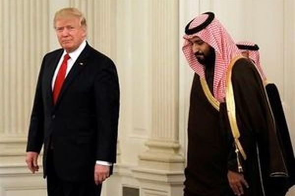 لحظه ورود ترامپ به قصر الیمامه و دیدار با مقامات عربستان