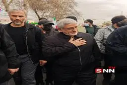 سردار قاآنی در راهپیمایی ۲۲ بهمن + عکس