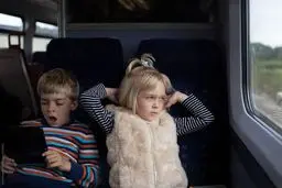 ۴ پیشنهاد برای اینکه در سفر با قطار خسته نشوید
