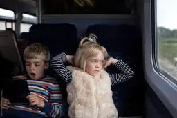 ۴ پیشنهاد برای اینکه در سفر با قطار خسته نشوید
