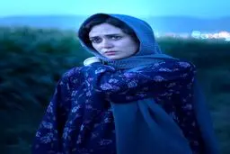 عکسی از پریناز ایزدیار با حلقه در دست