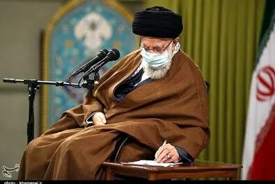 رهبر انقلاب دانشجویان