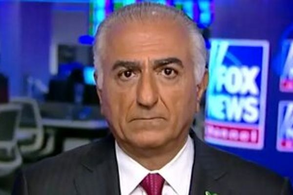 کیهان: رضا پهلوی ۵ تاج سفارش داده بود