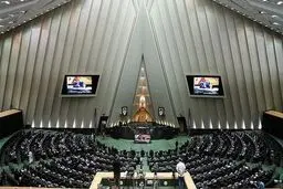 کارت زرد دوم مجلس به شریعتمداری + جزئیات