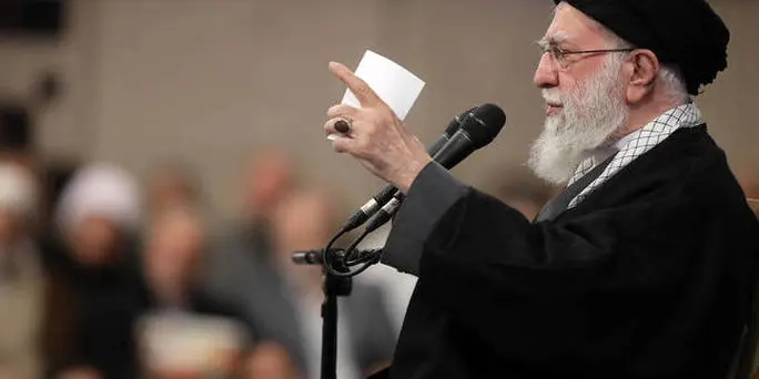 رهبر انقلاب : اغتشاش‌گر را باید سرجایش نشاند
