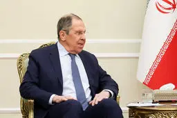 لاوروف: استقرار نیروهای حافظ صلح اروپایی در اوکراین به معنای مشارکت مستقیم ناتو در جنگ با روسیه است