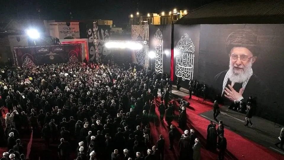 استقبال مردم عراق از پیکر امام شهید 

