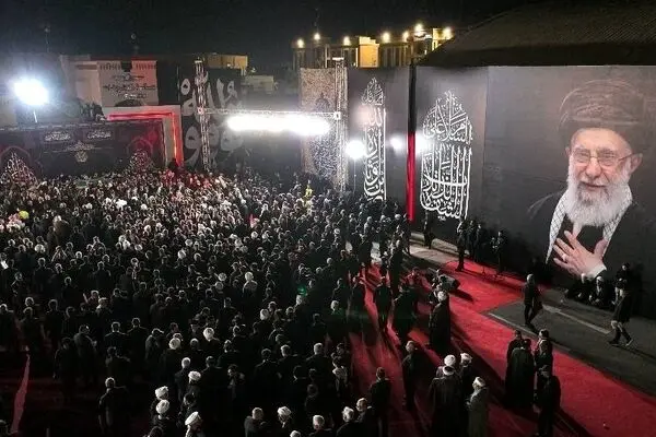 استقبال مردم عراق از پیکر امام شهید 
