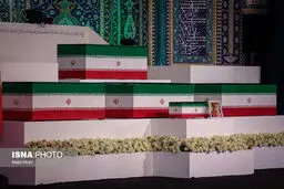 تصاویر وداع بیت رهبر شهید با پیکر ایشان 