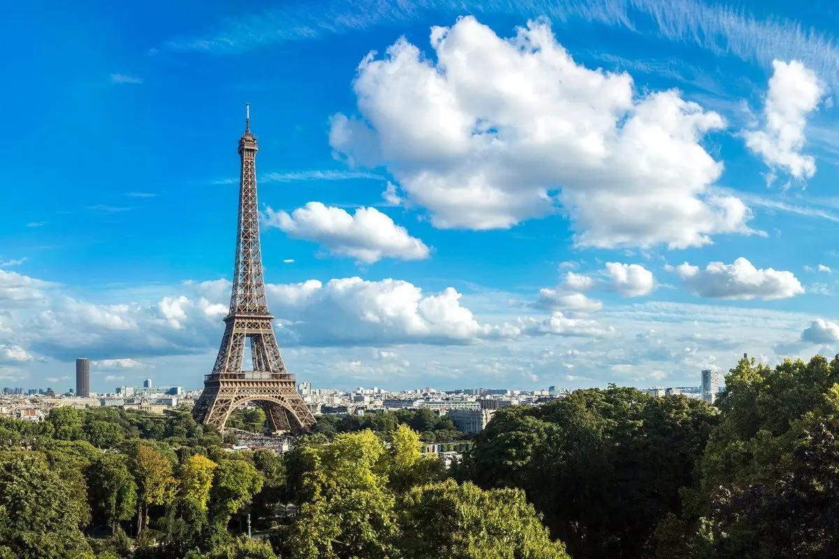 اقامت فرانسه بدون نیاز به کار و تحصیل؛ فرصتی طلایی برای ایرانیان