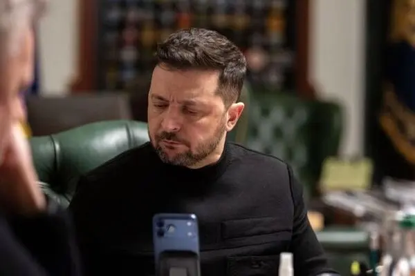 زلنسکی‌ از به تعویق‌افتادن مذاکرات روسیه و اوکراین در ابوظبی خبر داد