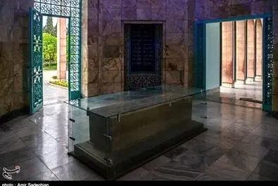 سعدی شیرازی