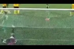 توصیف جلف گزارشگر بازی سپاهان روی آنتن زنده