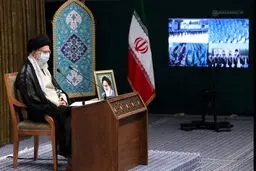 فرمانده کل قوا: نیروهای مسلح سپر دفاعی در برابر تهدیدهای دشمنان بیرونی و درونی هستند