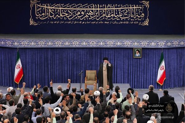 اشاره دوباره رهبر انقلاب به حادثه تلخ بندرعباس