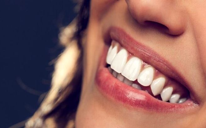 ارزان ترین روش ها برای سفید کردن دندان‌ها