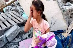 بارش کنسروهای انفجاری بر سر آوارگان فلسطینی توسط اسرائیل