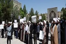 تجمع ۱۵۰ نفر طلاب قم علیه بانکداری اسلامی: محاربه با خدا است
