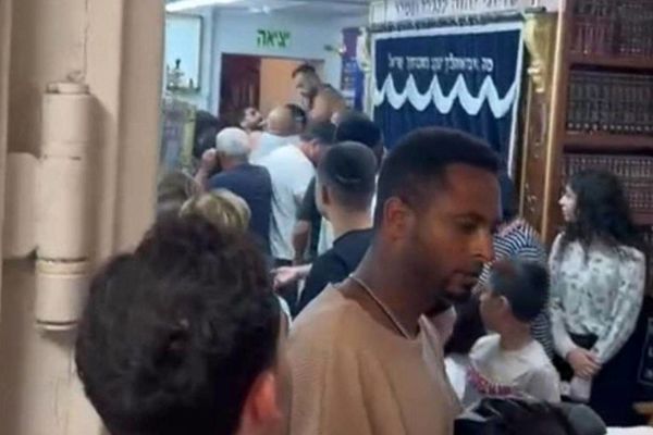 زیرزمین در آتش وحشت؛ درگیری و گاز فلفل در پناهگاه اسرائیلی!