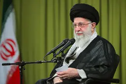 رهبر انقلاب خطاب به نامزدهای انتخابات: رقیب‌هراسی نکنید؛ کشور ضرر میکند