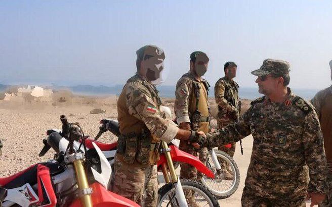 سردار تنگسیری: مردان پولادین خلیج فارس دشمن را سر جایش خواهند نشاند
