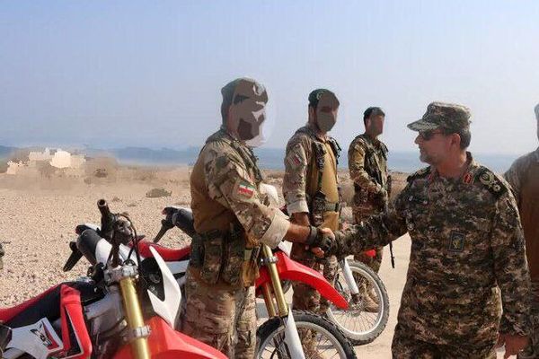 سردار تنگسیری: مردان پولادین خلیج فارس دشمن را سر جایش خواهند نشاند
