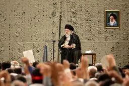 فردا؛ دیدار پیشکسوتان دفاع مقدس با رهبر انقلاب