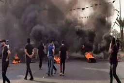 هجوم هواردان مقتدی صدر به سفارت سوئد | سفارت به آتش کشیده شد