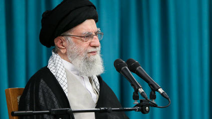 رهبر انقلاب : می خواهید جمهوری اسلامی را به زانو در بیارید ؛ غلط میکنید