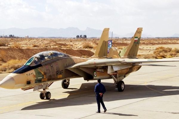 لحظه انهدام اولین جنگنده عراقی با موشک فونیکس تامکت F14