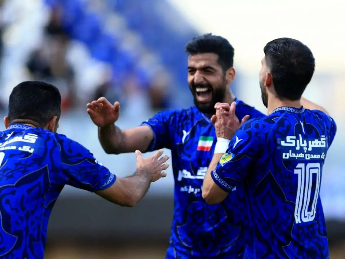  گل گهر 3- سپاهان 1: صدرنشین را کُشتند!
