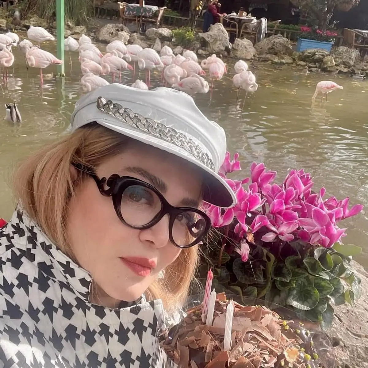 پشت بام نشینی بهاره رهنما