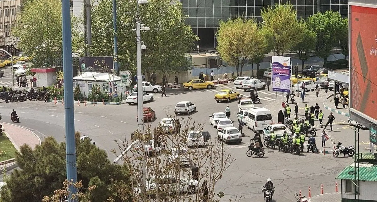 انتقاد روزنامه اطلاعات از گشت حجاب و عفاف