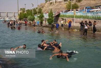 شنا در رودخانه