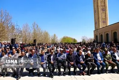 اکبر اعتماد