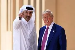 دیدار ترامپ و امیر قطر در هنگام سوخت گیری