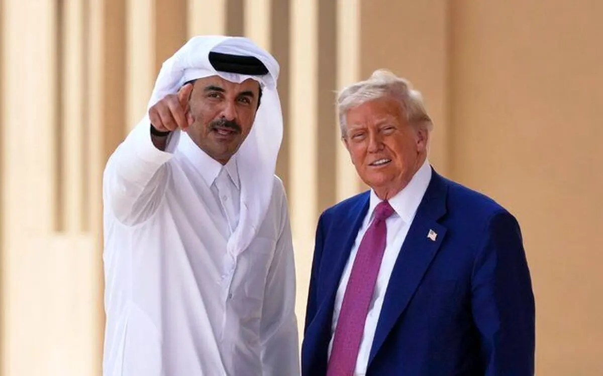 دیدار ترامپ و امیر قطر در هنگام سوخت گیری