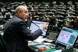 اخراج ۴۰۰۰ کارمند غیرقانونی دولت رئیسی