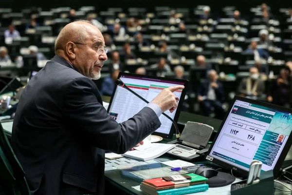هشدار رئیس مجلس: کسی حق ندارد از اختلاف‌سلیقه‌ها لانه سیاسی بسازد!
