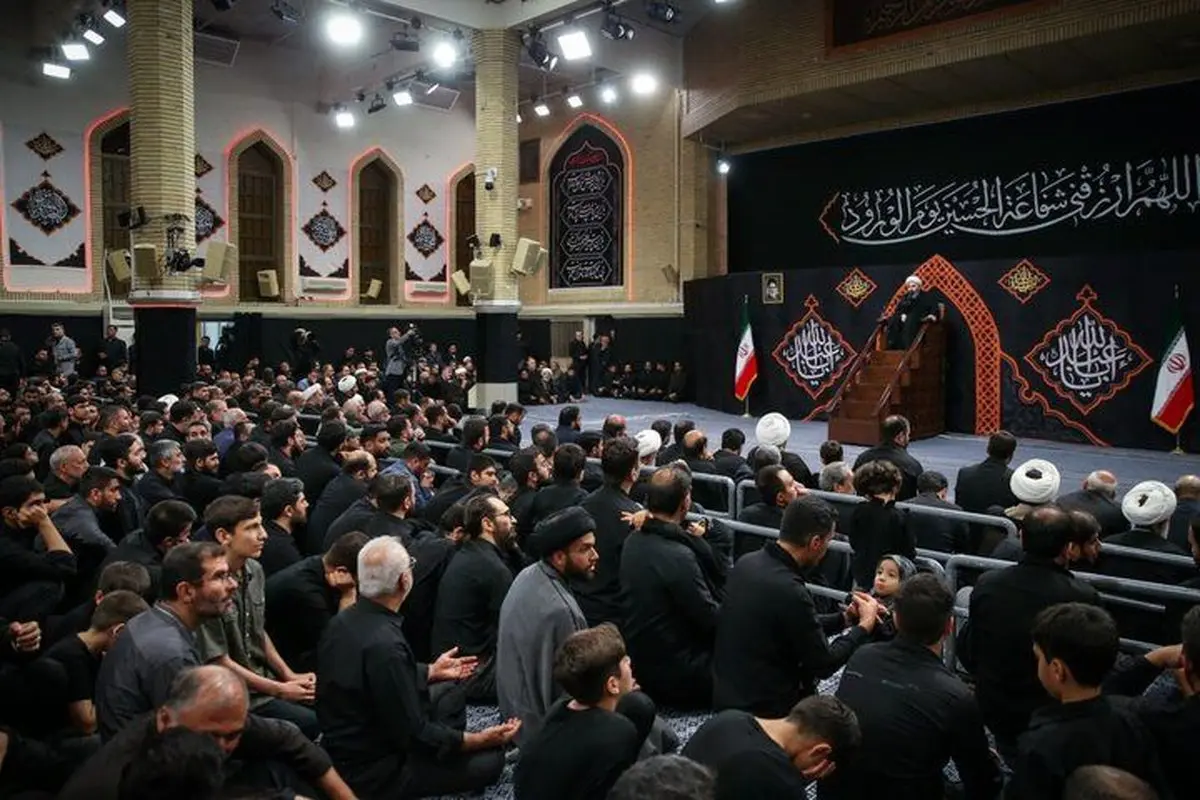 فرمانده نیروی هوافضای سپاه در حسینیه امام خمینی + عکس