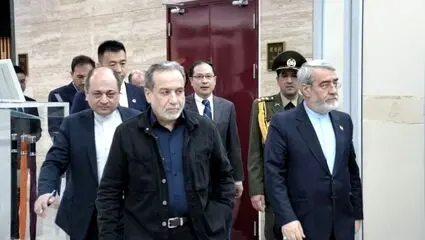 عراقچی در کوچه های نجف + فیلم