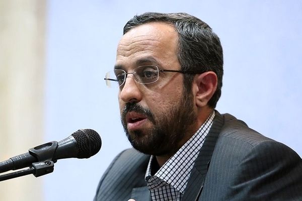 کنایه قالیبافی‌ها به پایداری‌‌ها سر انحلال بانک آینده